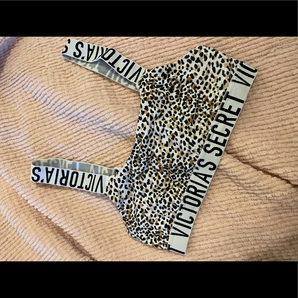 Cheetah sports bra Victoria’s Secret